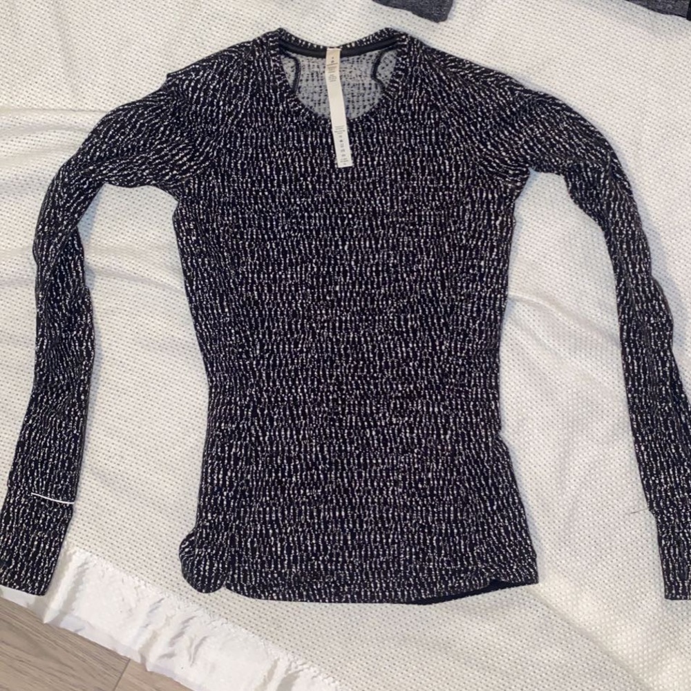 Lulu Lemon fitted long sleeve shirt